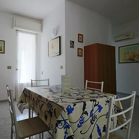 Holiday home Villetta Maccia A Padula Bianca *
